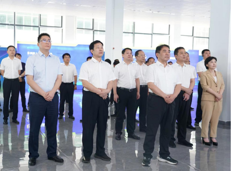 曹普華、李摯帶隊(duì)考察岳陽高新技術(shù)產(chǎn)業(yè)園區(qū)項(xiàng)目