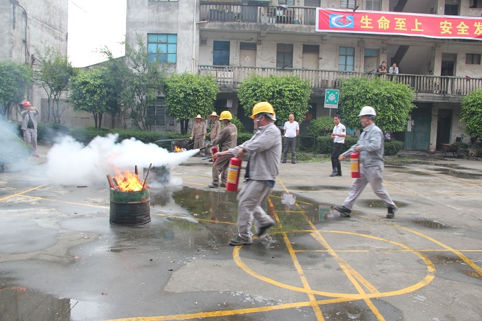 華南分公司開展“關(guān)注消防、平安你我”的消防安全培訓(xùn)