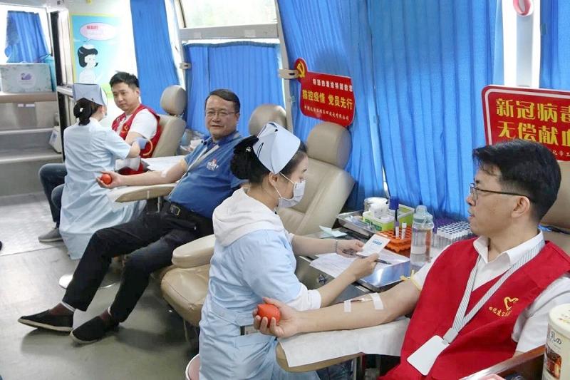 公司開(kāi)展“抗擊疫情獻(xiàn)熱血，丹心向黨黨旗紅”無(wú)償獻(xiàn)血活動(dòng)