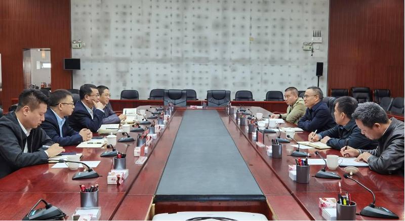 胡流芳拜訪崇左市市委常委、常務(wù)副市長(zhǎng)羅海山