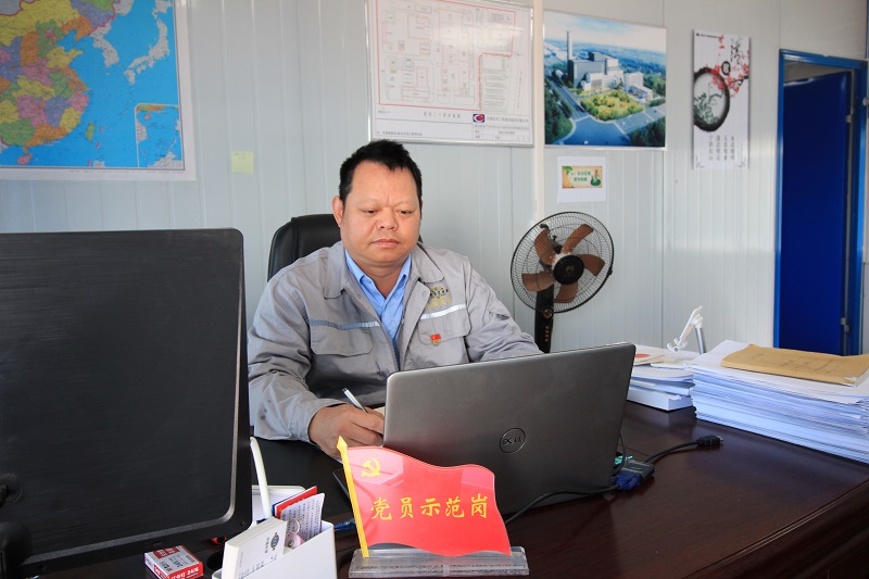 學習二十大  榜樣展風采丨“勞?！睙挸捎? />
																					</a>	
										<div   id=