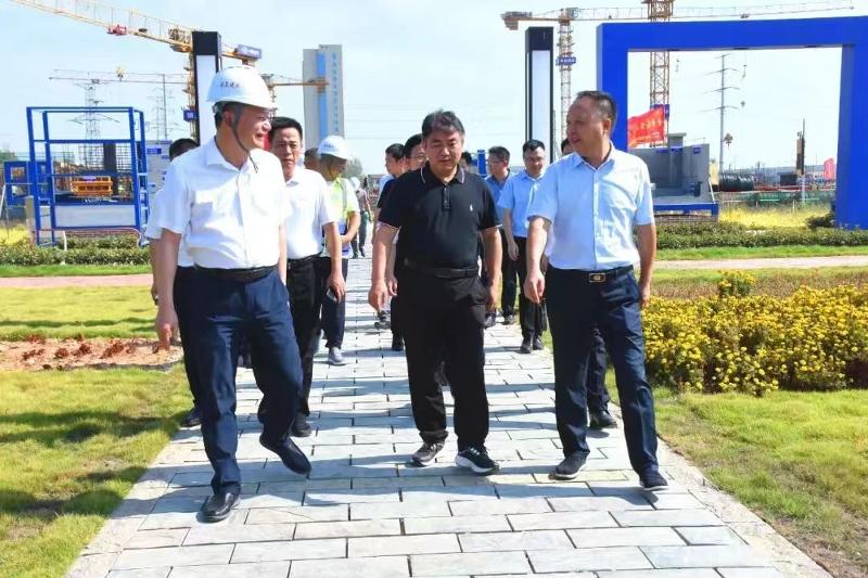 2022年10月，岳陽(yáng)市委書(shū)記曹普華到岳陽(yáng)自貿(mào)片區(qū)綜合體建設(shè)項(xiàng)目調(diào)研