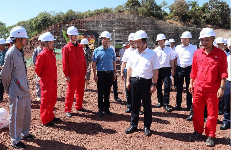2022年8月，湖南省人民政府黨組成員、副省長秦國文到公司承建的衡陽天然氣支線管道工程項(xiàng)目調(diào)研