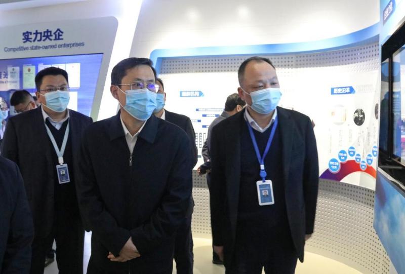 2021年12月，時(shí)任岳陽市市委書記、市人大常委會(huì)主任王一鷗到公司調(diào)研指導(dǎo)工作