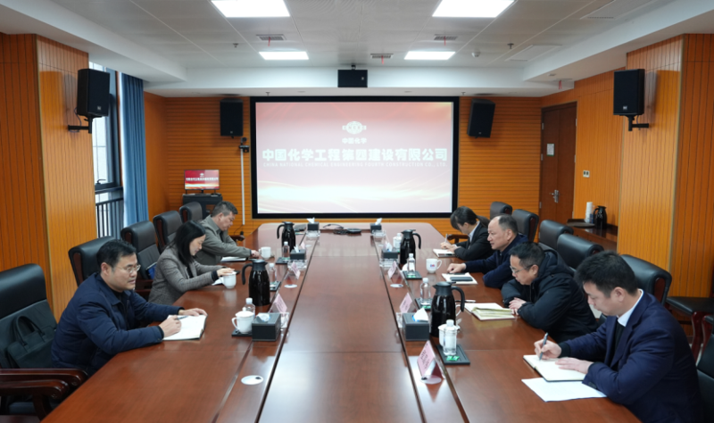 周鴻與岳陽市稅務局黨委書記、局長李莉舉行工作會談