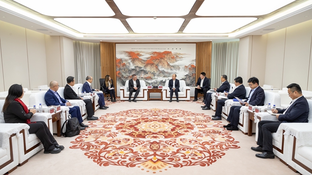 莫鼎革會見霍尼韋爾智能工業(yè)科技集團(tuán)總裁兼首席執(zhí)行官路成